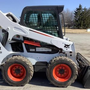 xe xúc trượt Bobcat S530