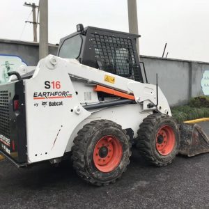 Xe xúc trượt Bobcat S16