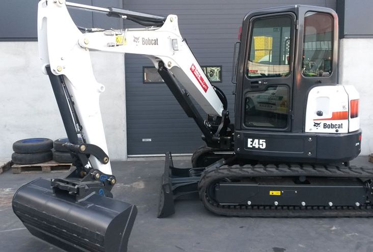 Ưu điểm của xe xúc đào mini Bobcat E45