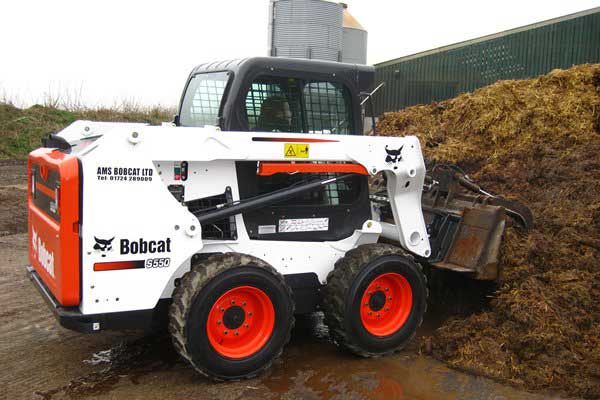 Ưu điểm nổi bật của xe xúc trượt Bobcat S550