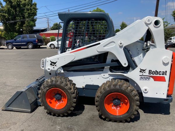 Xe xúc lật Bobcat S650