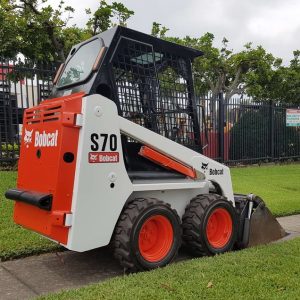 xe xúc trượt Bobcat S70