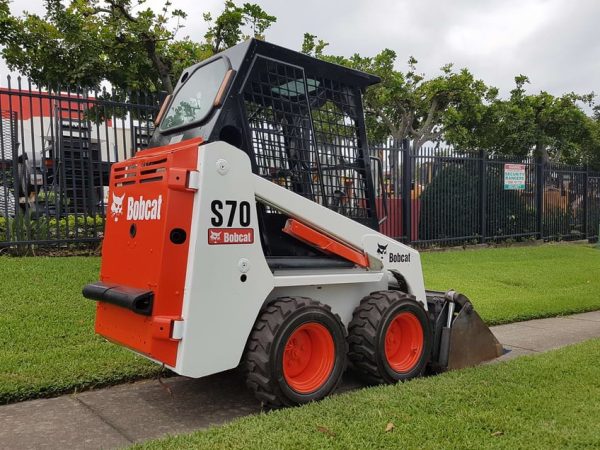 Xe xúc trượt Bobcat S70