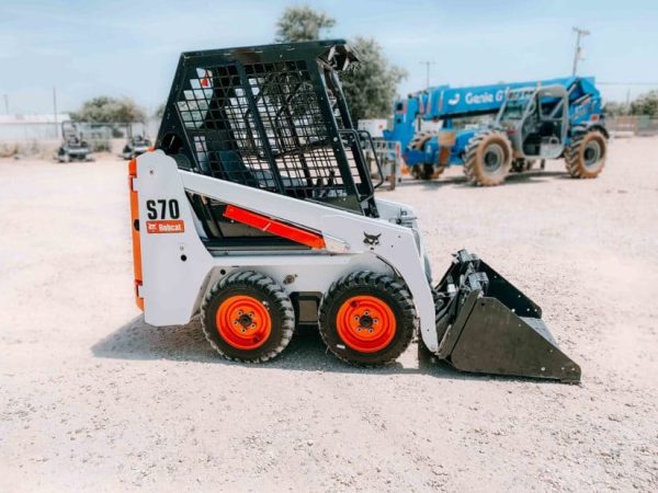 Xe xúc trượt Bobcat S70