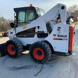 Xe xúc lật Bobcat S770