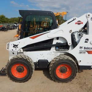 Xe xúc lật Bobcat S770