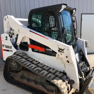 xe xúc lật bánh xích Bobcat T650