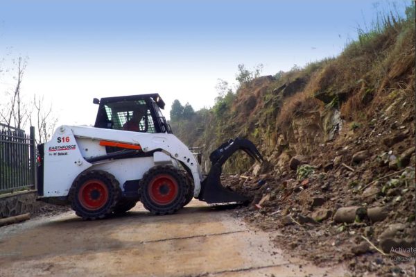 Xe xúc trượt Bobcat S16