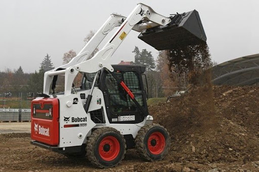 Xe xúc trượt Bobcat S70