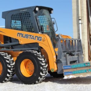 Xe xúc lật Skid Loader Mustang 2200R