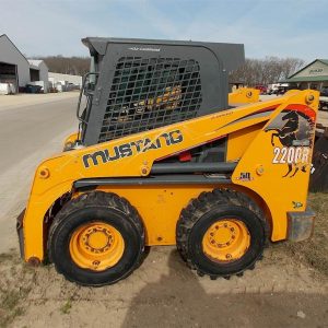 Xe xúc lật Skid Loader Mustang 2200R