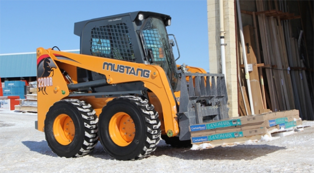 Tổng quan về xe xúc lật Skid Loader Mustang 2200 R