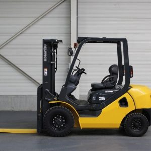 Xe nâng hàng Komatsu 2.5 tấn