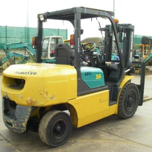 xe nâng dầu Komatsu 3 tấn