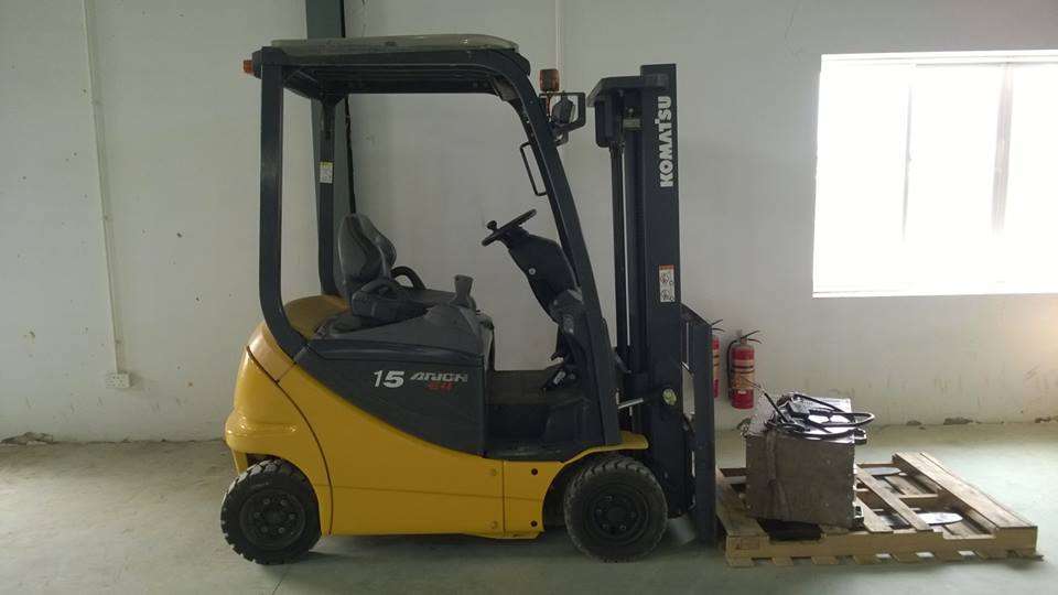 xe nâng komatsu 1.5 tấn