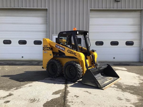 Xe xúc lật Skid Loader GEHL R150