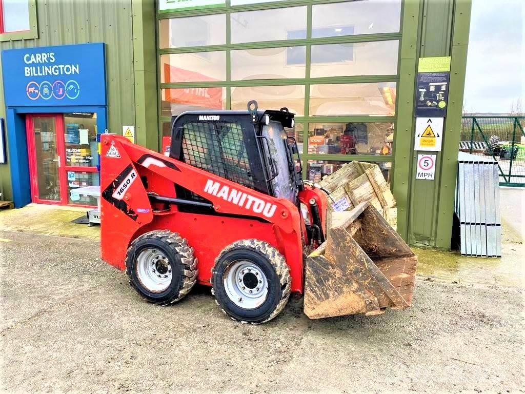 Xe xúc lật Manitou 1650R