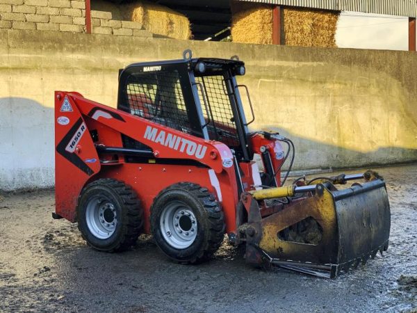 Xe xúc lật Manitou 1650R