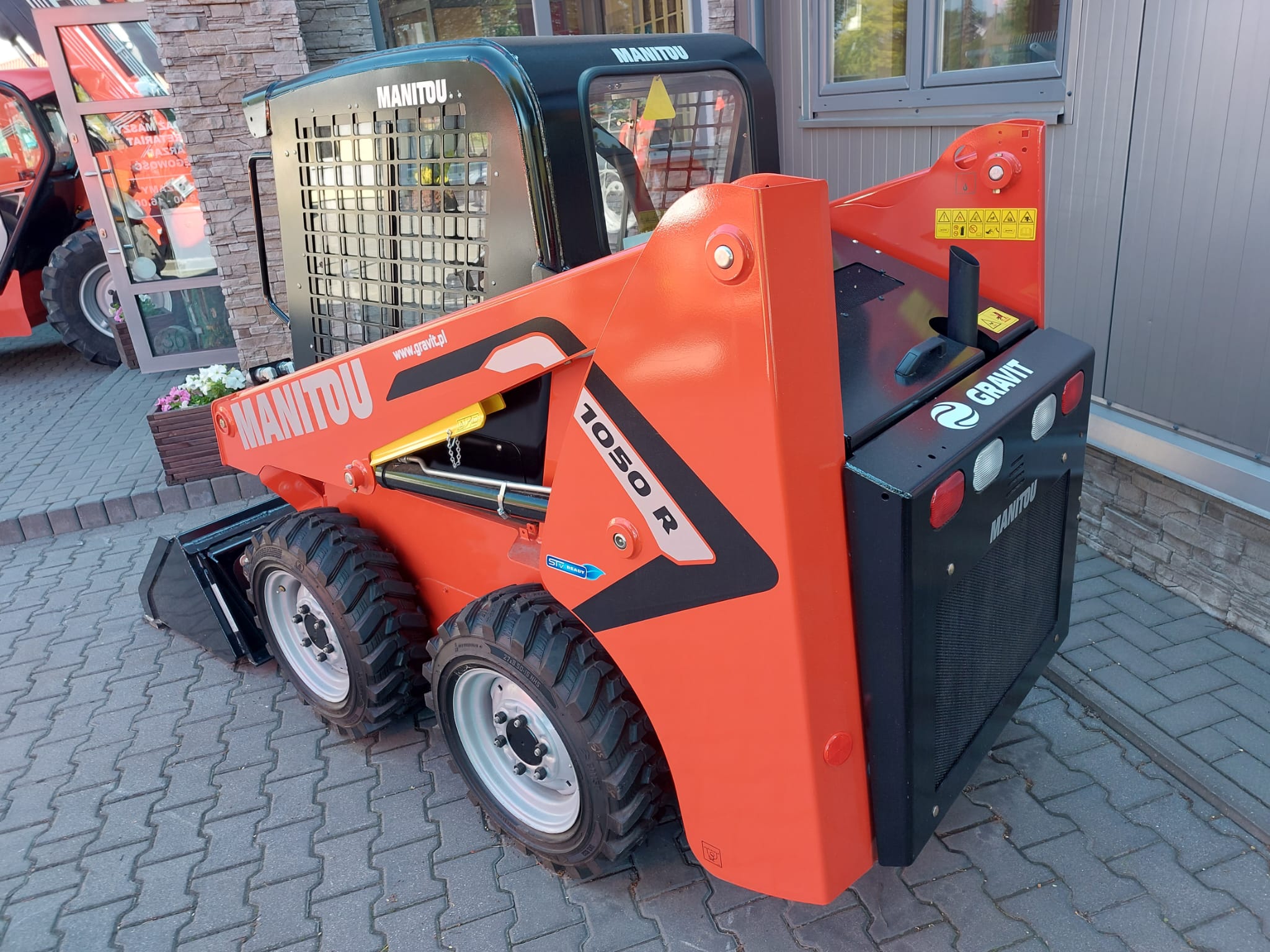 xe xúc lật Skid Loader Mustang1050R