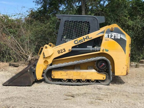 Xe xúc lật Skid Loader GEHL RT210