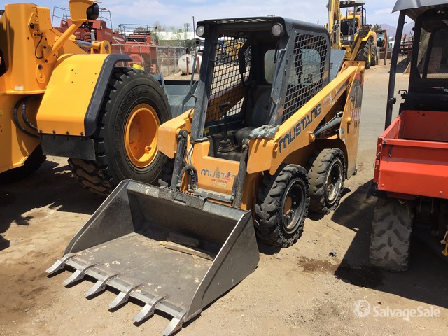 Ưu điểm nổi bật của xe xúc lật Skid Loader Mustang 1350R