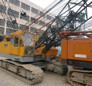 xe cẩu Hitachi 180 tấn