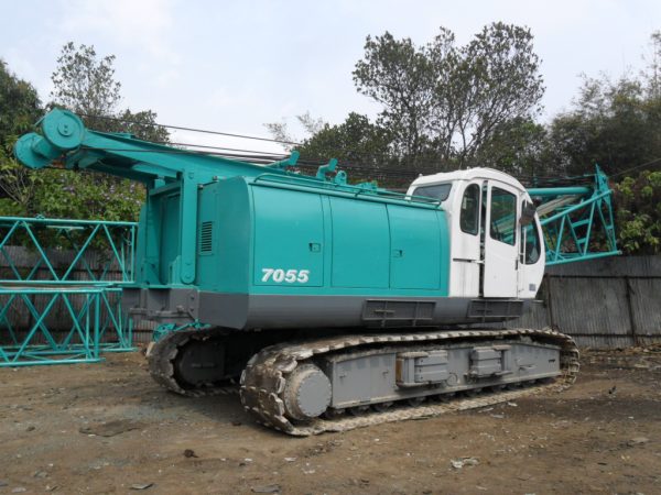 Xe cẩu bánh xích Kobelco 65 tấn