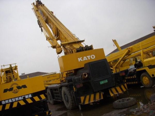 Xe cẩu bánh lốp Kato 45 tấn