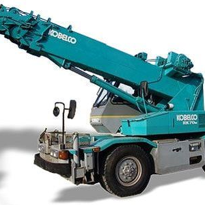 Xe cẩu bánh lốp Kobelco 7 tấn