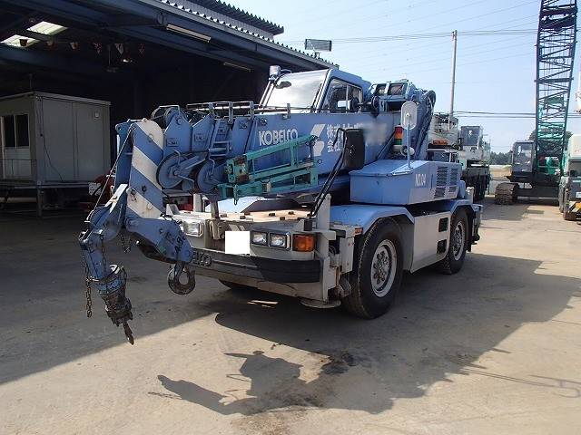 Ưu điểm của xe cẩu bánh lốp Kobelco 7 tấn