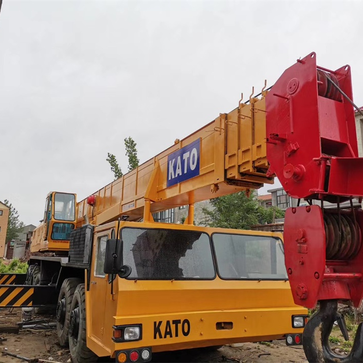 Xe cẩu bánh lốp Kato 70 tấn