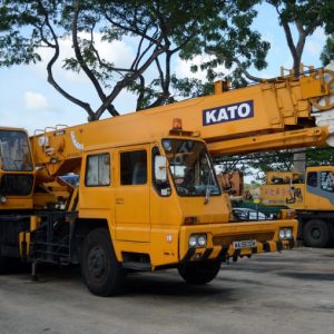 xe cẩu bánh lốp Kato 120 tấn