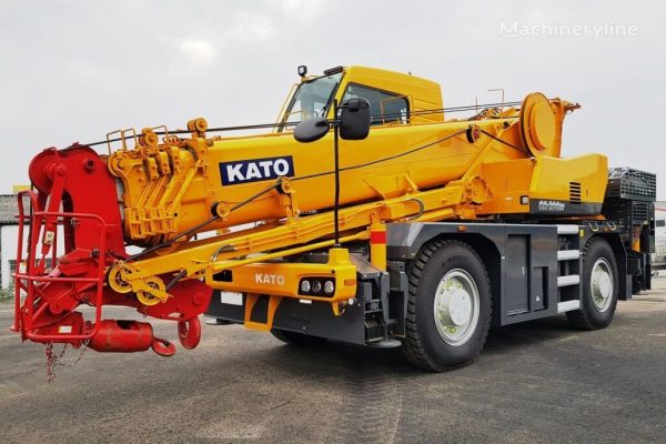 Xe cẩu bánh lốp Kato 20 tấn