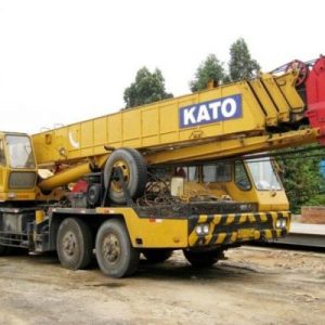 xe cẩu bánh lốp Kato 50 tấn