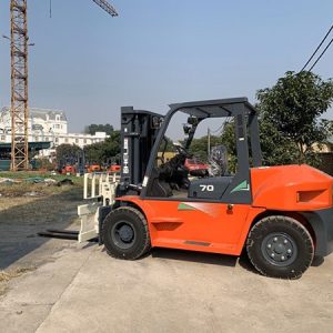 Xe nâng lắp gật gù