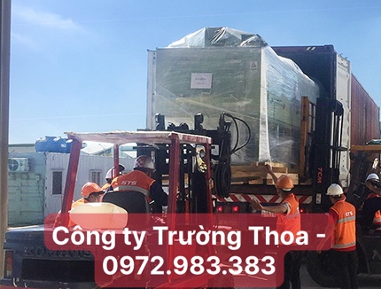 thuê xe nâng hàng ở công ty Trường Thoa