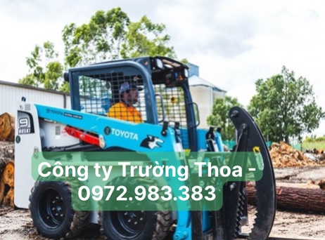 thuê xúc lật đa năng trượt